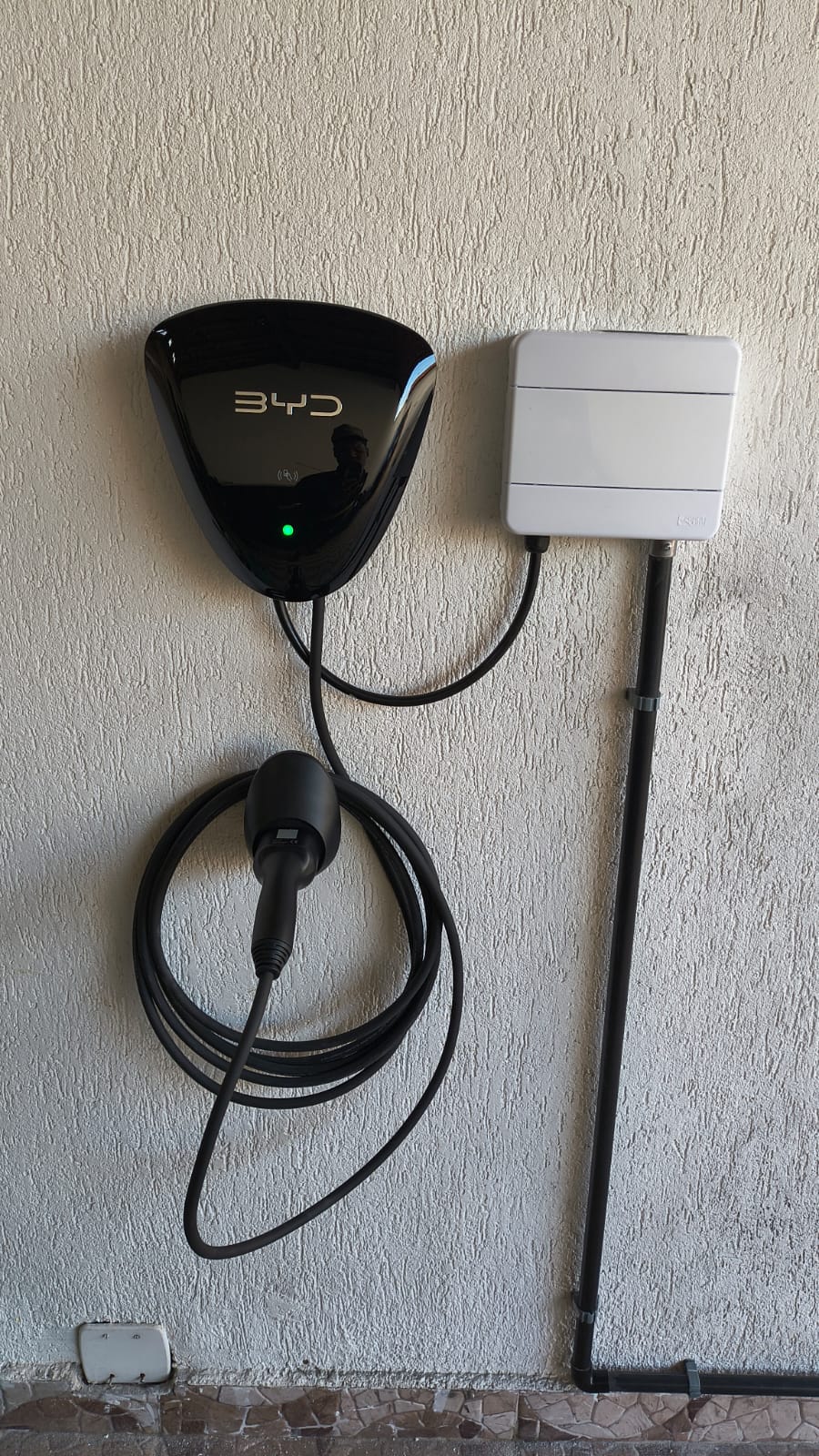 Infraestrutura para veículo elétrico em garagem corporativa